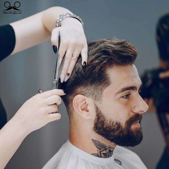 تصویری از کوتاه کردن موی مردانه